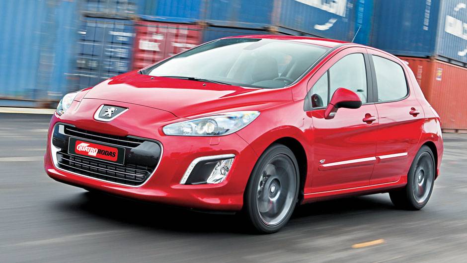 O nosso 308 ter&aacute; o logotipo direto na lataria, sem a moldura cromada. | <a href="https://beta-develop.quatrorodas.abril.com.br/carros/impressoes/peugeot-308-gti-650365.shtml" target="_blank" rel="migration">Leia mais</a>