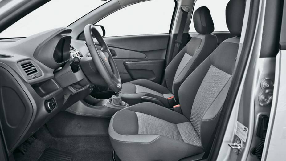 A cabine acomoda cinco adultos com folga. A cabine acomoda cinco adultos com folga.