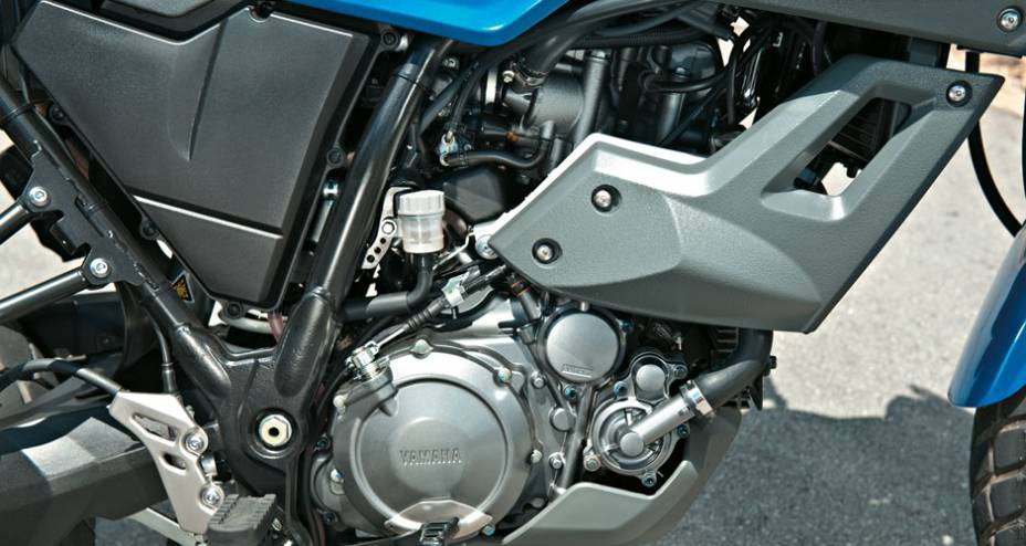 T&eacute;n&eacute;r&eacute;: motor da XT 660, com novos ajustes.