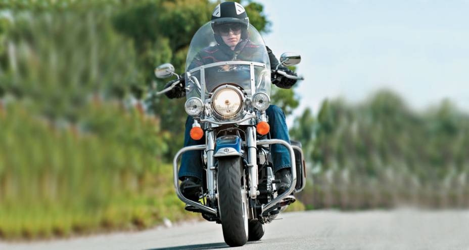 Dois protetores laterais reduzem prejuízos nas pequenas quedas Dois protetores laterais reduzem prejuízos nas pequenas quedas