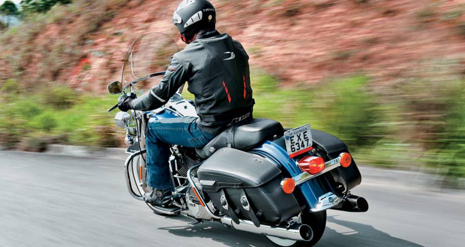 Bagger: malas fixas, sem chaves, forradas de couro supertrabalhado Bagger: malas fixas, sem chaves, forradas de couro supertrabalhado