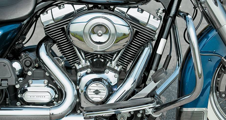 Cromados em profusão: o V2 de 1 700 cc é uma beldade mecânica Cromados em profusão: o V2 de 1 700 cc é uma beldade mecânica