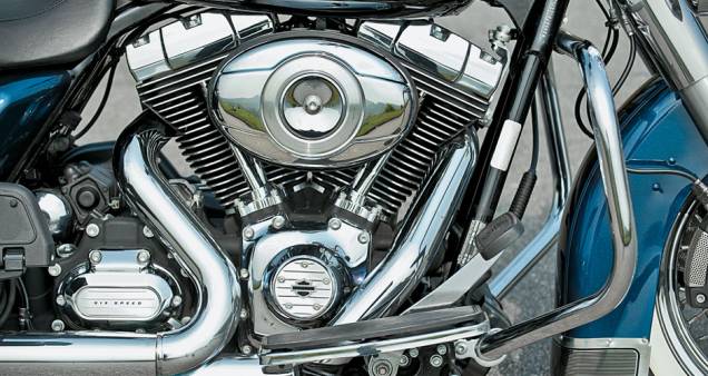 Cromados em profusão: o V2 de 1 700 cc é uma beldade mecânica Cromados em profusão: o V2 de 1 700 cc é uma beldade mecânica