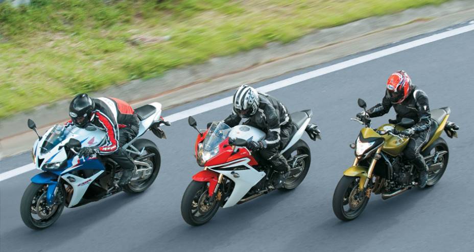 A CBR 600RR, à esq., é muito mais veloz e cara que CBR-F e Hornet A CBR 600RR, à esq., é muito mais veloz e cara que CBR-F e Hornet