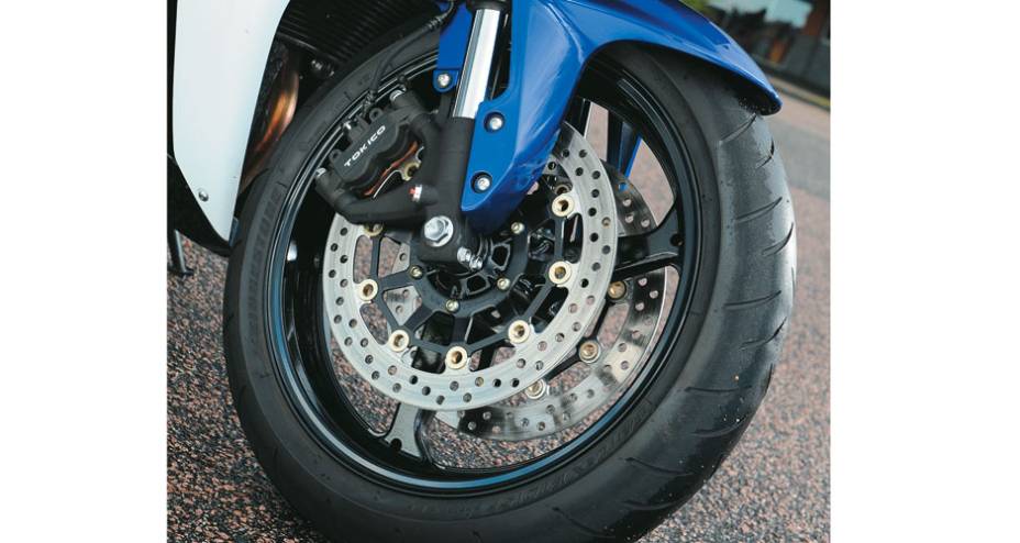 Pinças radiais e discos maiores na RR Pinças radiais e discos maiores na RR