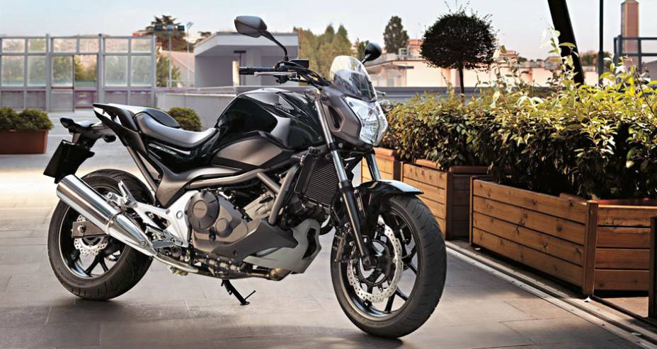 NC 700S: pinta de moto e mesma base do scooter NC 700S: pinta de moto e mesma base do scooter