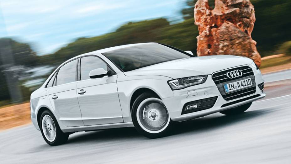 O face-lift foi leve, mas fez diferença no visual. | <a href="https://beta-develop.quatrorodas.abril.com.br/carros/impressoes/audi-a4-676515.shtml" rel="migration">Leia mais</a>