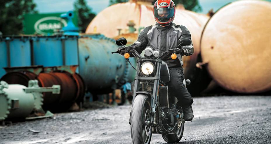 Suspensão invertida e cara de briga Suspensão invertida e cara de briga