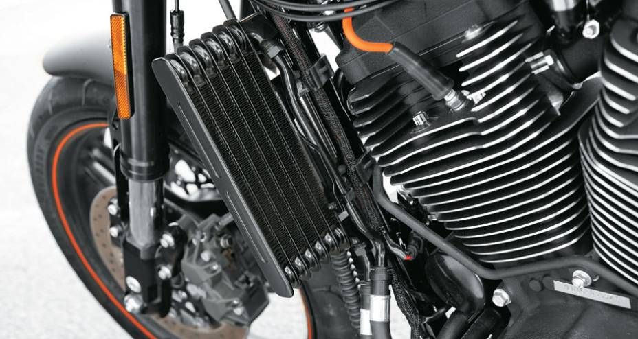 Radiador de óleo ajuda na refrigeração, a ar Radiador de óleo ajuda na refrigeração, a ar