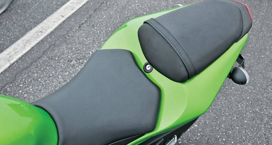 Cockpit esporte e banco traseiro com chave Cockpit esporte e banco traseiro com chave