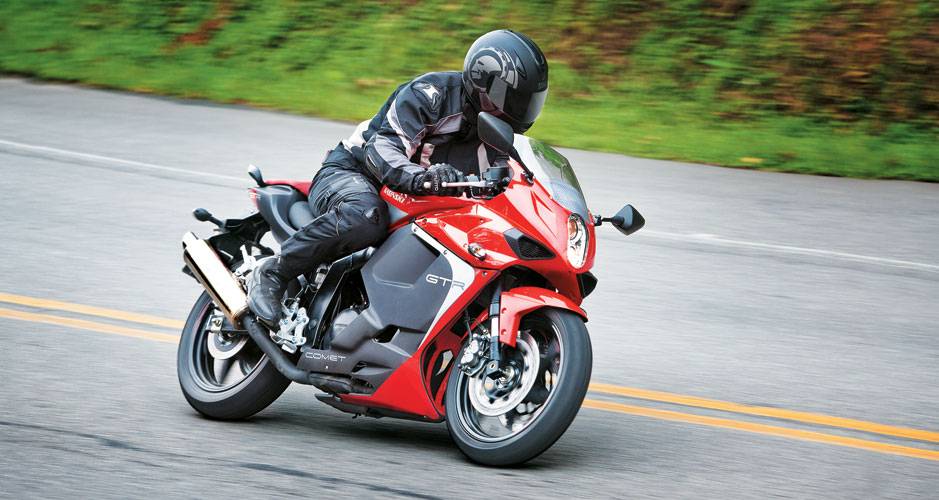Pinta de moto maior e cara de Ducati na Comet Pinta de moto maior e cara de Ducati na Comet