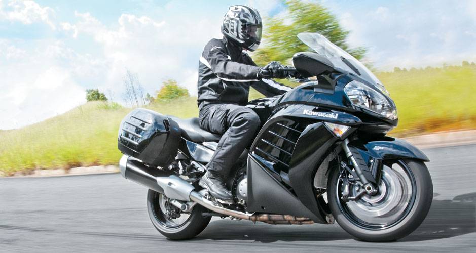Derivada da ZX-14, a Concours tem visual e caráter bem próprios Derivada da ZX-14, a Concours tem visual e caráter bem próprios