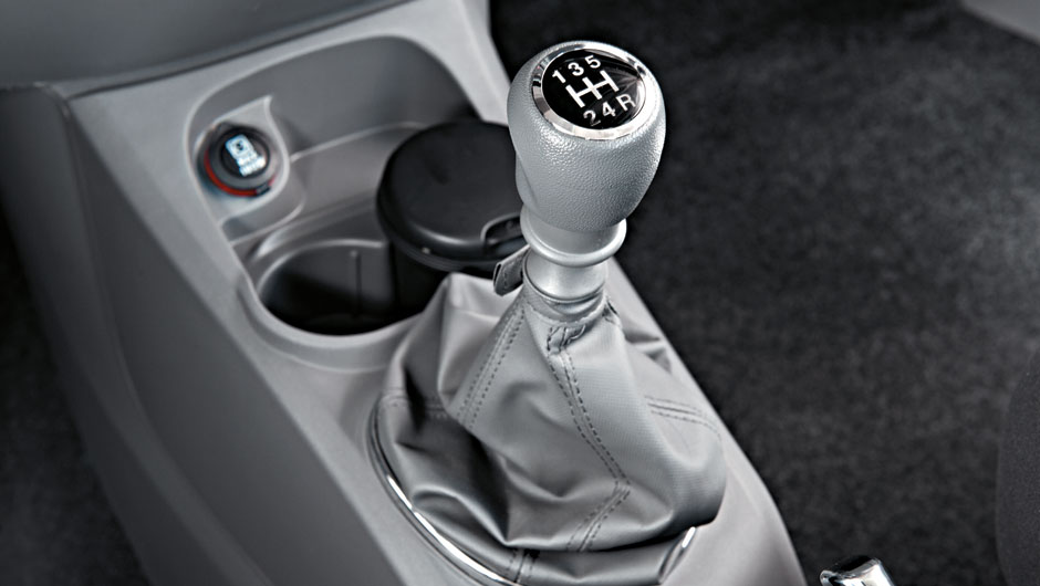 Vers&atilde;o Essence 1.6 tem op&ccedil;&otilde;es de transmiss&atilde;o manual... | <a href="https://beta-develop.quatrorodas.abril.com.br/carros/testes/fiat-grand-siena-683966.shtml" rel="migration">Leia mais</a>