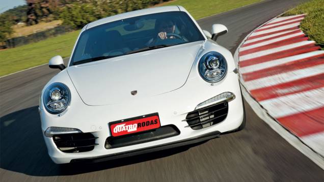 Quase 90% dos componentes são novos ou renovados | <a href="https://beta-develop.quatrorodas.abril.com.br/carros/lancamentos/porsche-911-carrera-s-687122.shtml" rel="migration">Leia mais</a> Quase 90% dos componentes são novos ou renovados | <a href="https://beta-develop.quatrorodas.abril.com.br/carros/lancamentos/porsche-911-carrera-s-687122.shtml" rel="migration">Leia mais</a>