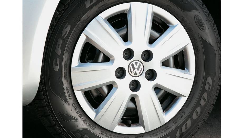 Pneus com baixa resistência ao rolamento | <a href="https://beta-develop.quatrorodas.abril.com.br/carros/lancamentos/vw-fox-bluemotion-687433.shtml" rel="migration">Leia mais</a> Pneus com baixa resistência ao rolamento | <a href="https://beta-develop.quatrorodas.abril.com.br/carros/lancamentos/vw-fox-bluemotion-687433.shtml" rel="migration">Leia mais</a>