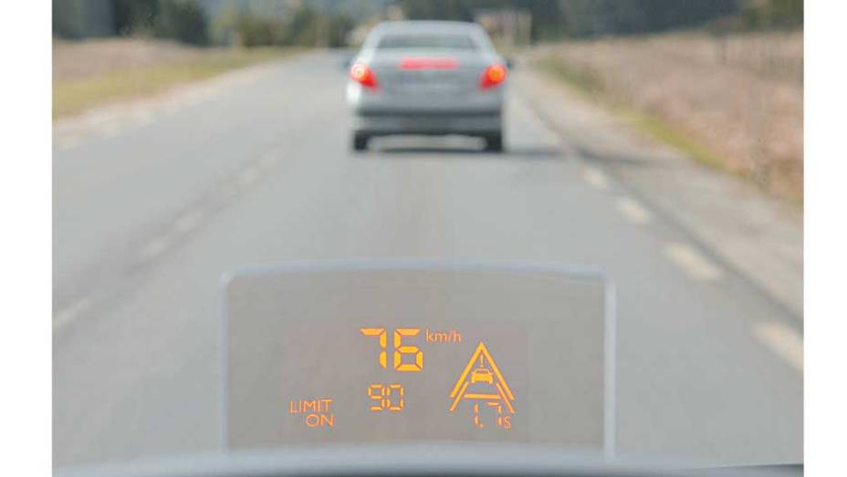 Head-up display como no 3008 | <a href="https://beta-develop.quatrorodas.abril.com.br/carros/impressoes/peugeot-5008-693468.shtml" rel="migration">Leia mais</a>