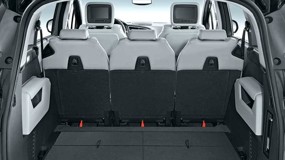 Quando as fileiras são rebatidas... | <a href="https://beta-develop.quatrorodas.abril.com.br/carros/impressoes/peugeot-5008-693468.shtml" rel="migration">Leia mais</a>