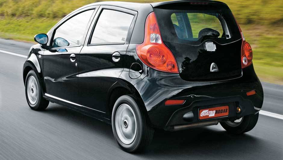Hatch esconde desempenho pouco comum no mercado popular | <a href="https://beta-develop.quatrorodas.abril.com.br/salao-do-automovel/2012/carros/j2-703930.shtml" rel="migration">Leia mais</a> Hatch esconde desempenho pouco comum no mercado popular | <a href="https://beta-develop.quatrorodas.abril.com.br/salao-do-automovel/2012/carros/j2-703930.shtml" rel="migration">Leia mais</a>