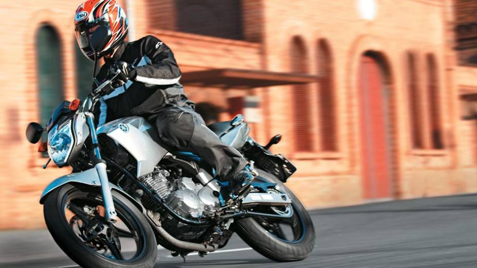 Estabilidade e maneabilidade permanecem iguais | <a href="https://beta-develop.quatrorodas.abril.com.br/moto/testes/yamaha-ys-250-fazer-blueflex-701446.shtml" rel="migration">Leia mais</a>