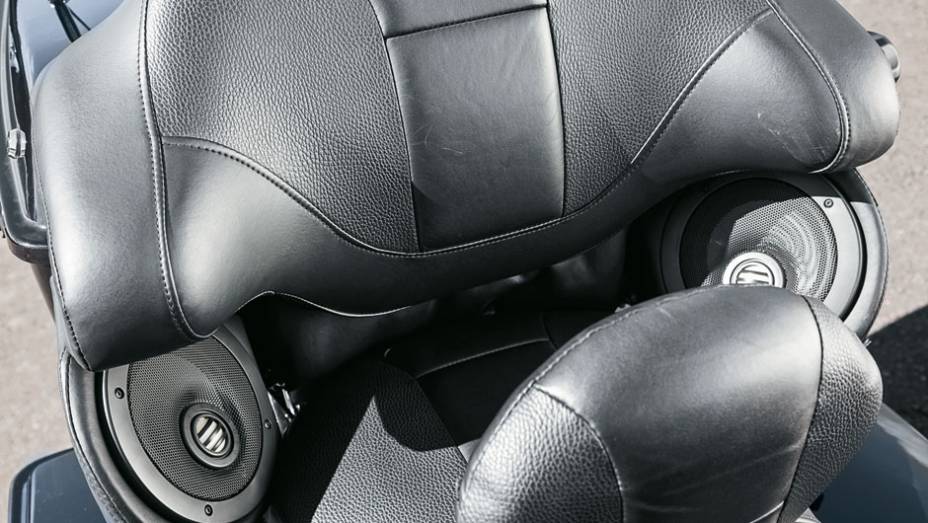 Aito-falantes externos mais potentes na CVO | <a href="https://beta-develop.quatrorodas.abril.com.br/moto/testes/h-d-ultra-classic-electra-glide-cvo-x-electra-glide-ultra-limited-702283.shtml" rel="migration">Leia mais</a> Aito-falantes externos mais potentes na CVO | <a href="https://beta-develop.quatrorodas.abril.com.br/moto/testes/h-d-ultra-classic-electra-glide-cvo-x-electra-glide-ultra-limited-702283.shtml" rel="migration">Leia mais</a>