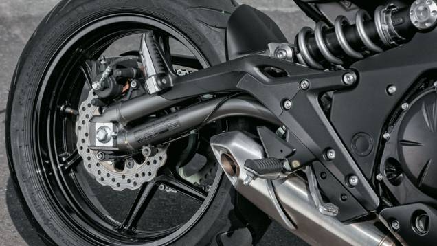 Balança bitubular em curva e escape curto | <a href="https://beta-develop.quatrorodas.abril.com.br/moto/testes/kawasaki-ninja-650-702413.shtml" rel="migration">Leia mais</a> Balança bitubular em curva e escape curto | <a href="https://beta-develop.quatrorodas.abril.com.br/moto/testes/kawasaki-ninja-650-702413.shtml" rel="migration">Leia mais</a>