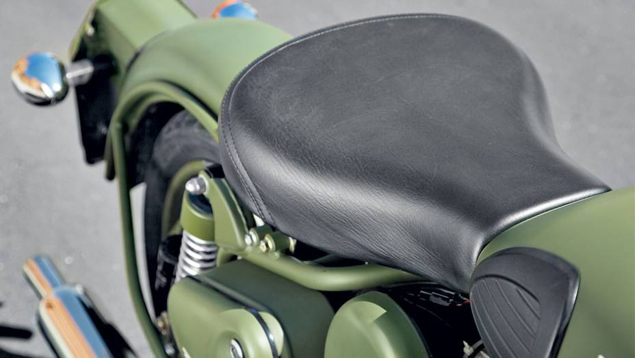 Não é banco: é um legítimo selim ciclístico | <a href="https://beta-develop.quatrorodas.abril.com.br/moto/testes/royal-enfield-classic-500-military-green-705420.shtml" rel="migration">Leia mais</a> Não é banco: é um legítimo selim ciclístico | <a href="https://beta-develop.quatrorodas.abril.com.br/moto/testes/royal-enfield-classic-500-military-green-705420.shtml" rel="migration">Leia mais</a>