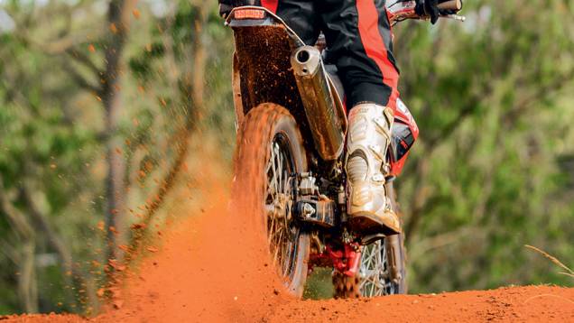 Pneus Metzeler são bons de tração | <a href="https://beta-develop.quatrorodas.abril.com.br/moto/testes/gas-gas-ec-250f-cami-730784.shtml" rel="migration">Leia mais</a> Pneus Metzeler são bons de tração | <a href="https://beta-develop.quatrorodas.abril.com.br/moto/testes/gas-gas-ec-250f-cami-730784.shtml" rel="migration">Leia mais</a>