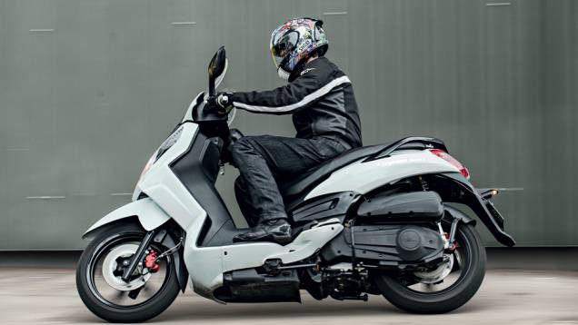 Pilotos mais altos têm joelhos muito próximos do escudo | <a href="https://beta-develop.quatrorodas.abril.com.br/moto/testes/dafra-citicom-300i-x-suzuki-burgman-730676.shtmll" rel="migration">Leia mais</a> Pilotos mais altos têm joelhos muito próximos do escudo | <a href="https://beta-develop.quatrorodas.abril.com.br/moto/testes/dafra-citicom-300i-x-suzuki-burgman-730676.shtmll" rel="migration">Leia mais</a>