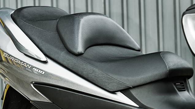 Conforto e acabamento superiores no Suzuki | <a href="https://beta-develop.quatrorodas.abril.com.br/moto/testes/dafra-citicom-300i-x-suzuki-burgman-730676.shtmll" rel="migration">Leia mais</a> Conforto e acabamento superiores no Suzuki | <a href="https://beta-develop.quatrorodas.abril.com.br/moto/testes/dafra-citicom-300i-x-suzuki-burgman-730676.shtmll" rel="migration">Leia mais</a>