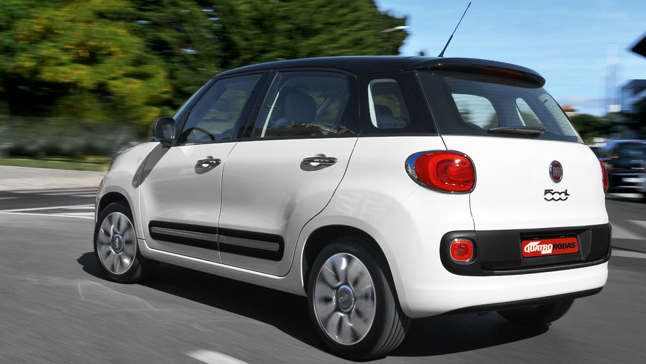 O 500L &eacute; 15 cm maior que um Fiat Idea | <a href="https://beta-develop.quatrorodas.abril.com.br/carros/impressoes/fiat-500l-725497.shtml" rel="migration">Leia mais</a>