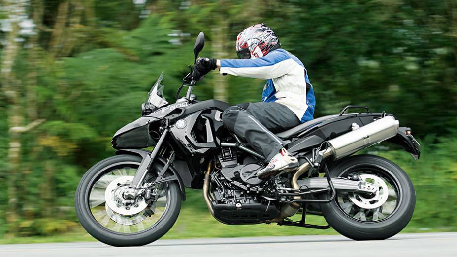 BMW: boa de curvas, mas com algum "rebolado" a mais | <a href="https://beta-develop.quatrorodas.abril.com.br/moto/testes/bmw-f-800-gs-x-triumph-tiger-800-xc-741460.shtml" rel="migration">Leia mais</a> BMW: boa de curvas, mas com algum "rebolado" a mais | <a href="https://beta-develop.quatrorodas.abril.com.br/moto/testes/bmw-f-800-gs-x-triumph-tiger-800-xc-741460.shtml" rel="migration">Leia mais</a>