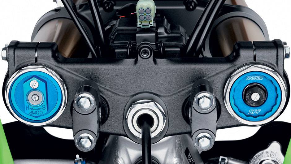 Na 250, cada bengala tem função diferente | <a href="https://beta-develop.quatrorodas.abril.com.br/moto/testes/kawasaki-kx-250f-kx-450f-741846.shtml" rel="migration">Leia mais</a> Na 250, cada bengala tem função diferente | <a href="https://beta-develop.quatrorodas.abril.com.br/moto/testes/kawasaki-kx-250f-kx-450f-741846.shtml" rel="migration">Leia mais</a>