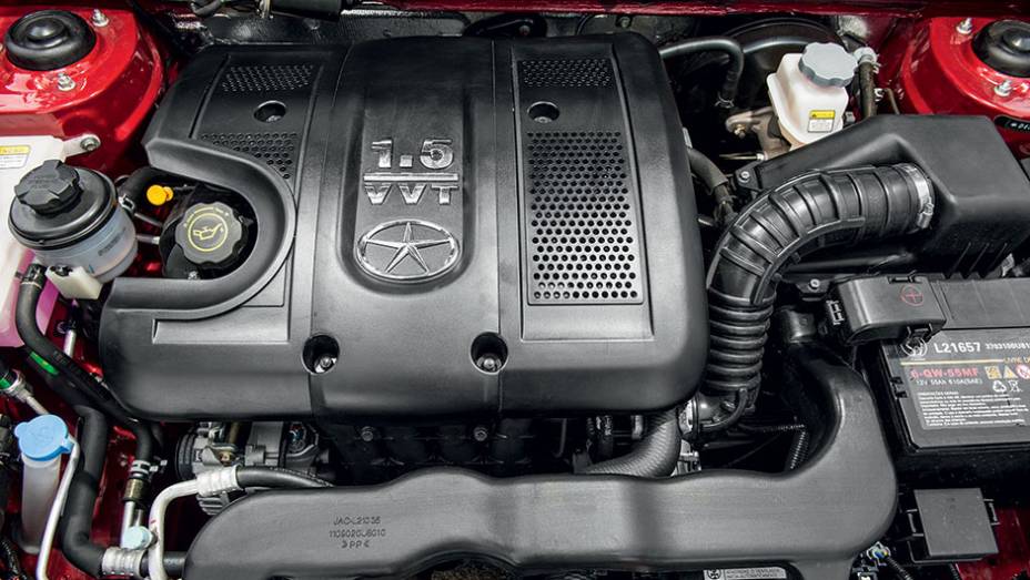 Motor 1.5 16V VVT rende 127 cv com etanol | <a href="https://beta-develop.quatrorodas.abril.com.br/carros/lancamentos/jac-j3-s-1-5-jetflex-740479.shtml" rel="migration">Leia mais</a> Motor 1.5 16V VVT rende 127 cv com etanol | <a href="https://beta-develop.quatrorodas.abril.com.br/carros/lancamentos/jac-j3-s-1-5-jetflex-740479.shtml" rel="migration">Leia mais</a>