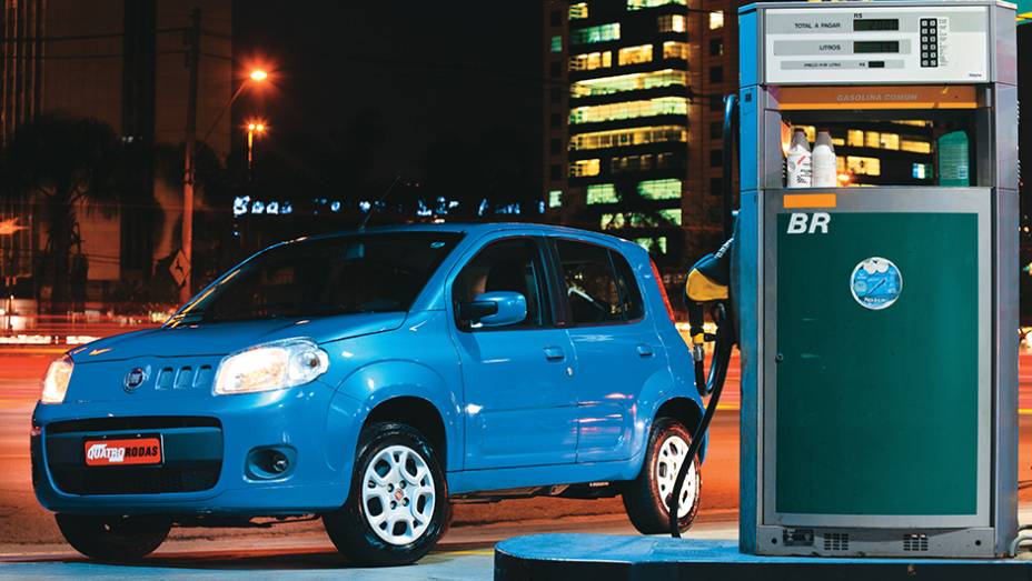 Use combustível de qualidade e só abasteça em postos de confiança. Faça sempre as contas antes de escolher entre o álcool e a gasolina. | <a href="https://beta-develop.quatrorodas.abril.com.br/reportagens/geral/viloes-consumo-841540.shtml" target="_blank" rel="migration">Leia mais</a> Use combustível de qualidade e só abasteça em postos de confiança. Faça sempre as contas antes de escolher entre o álcool e a gasolina. | <a href="https://beta-develop.quatrorodas.abril.com.br/reportagens/geral/viloes-consumo-841540.shtml" target="_blank" rel="migration">Leia mais</a>