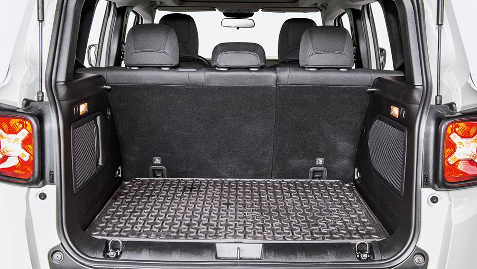 <a href="https://beta-develop.quatrorodas.abril.com.br//carros/comparativos/troller-t4-x-jeep-renegade-890323.shtml" target="_blank" rel="migration">Leia mais</a> <a href="https://beta-develop.quatrorodas.abril.com.br//carros/comparativos/troller-t4-x-jeep-renegade-890323.shtml" target="_blank" rel="migration">Leia mais</a>