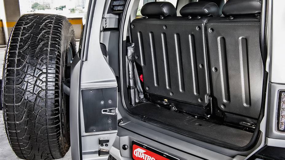 <a href="https://beta-develop.quatrorodas.abril.com.br//carros/comparativos/troller-t4-x-jeep-renegade-890323.shtml" target="_blank" rel="migration">Leia mais</a> <a href="https://beta-develop.quatrorodas.abril.com.br//carros/comparativos/troller-t4-x-jeep-renegade-890323.shtml" target="_blank" rel="migration">Leia mais</a>