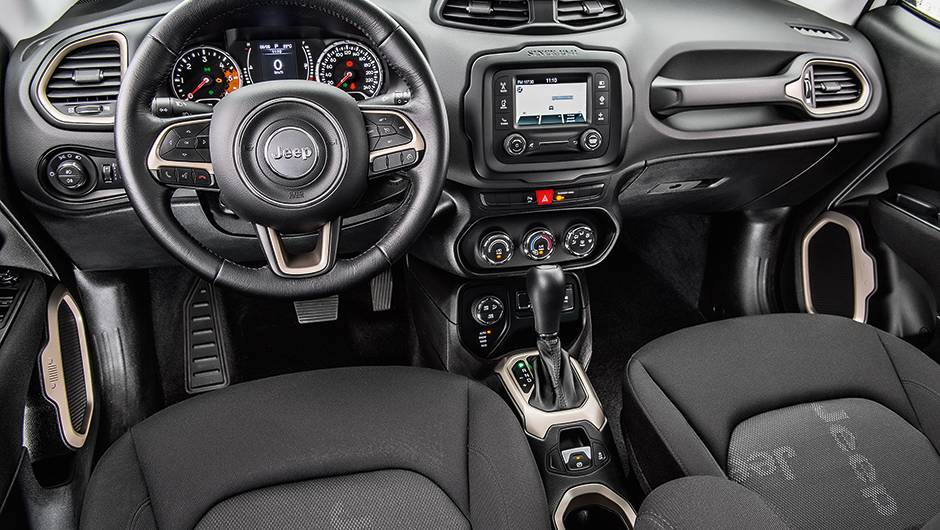 <a href="https://beta-develop.quatrorodas.abril.com.br//carros/comparativos/troller-t4-x-jeep-renegade-890323.shtml" target="_blank" rel="migration">Leia mais</a> <a href="https://beta-develop.quatrorodas.abril.com.br//carros/comparativos/troller-t4-x-jeep-renegade-890323.shtml" target="_blank" rel="migration">Leia mais</a>