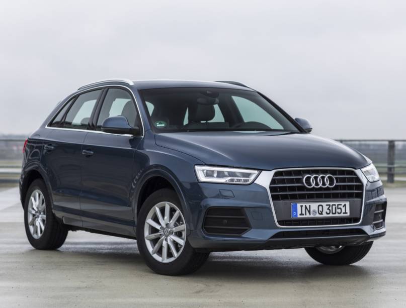 <strong>Audi Q3</strong> &ndash; O<a href="https://beta-develop.quatrorodas.abril.com.br/materia/impressoes-ao-dirigir-audi-q3-884381/" rel="o Q3 passou por sua primeira reestiliza&ccedil;&atilde;o" target="_blank">&nbsp;Q3 passou por sua primeira reestiliza&ccedil;&atilde;o</a> em 2015. Junto da mudan&ccedil;a visual, o modelo ganhou vers&otilde;es de entrada com motoriza&ccedil;&atilde;o 1.4 turbo - as mais caras permanecem com o 2.0 TFSI.