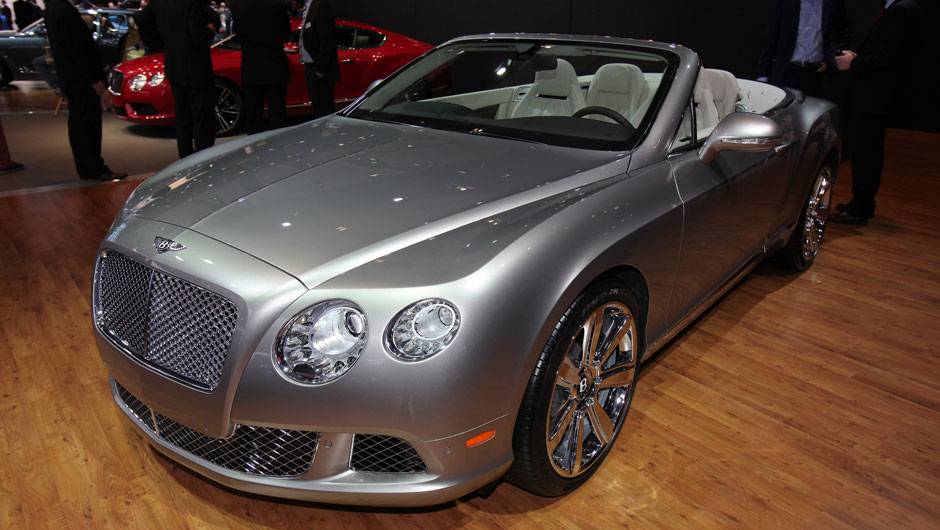 Estande do Bentley no Salão de Detroit 2012