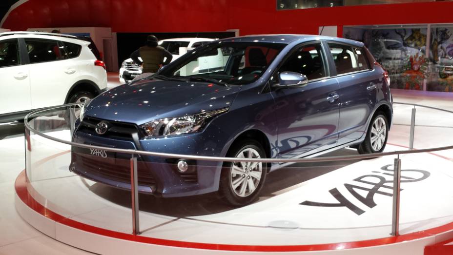 O Toyota Yaris foi exibido em Buenos Aires, modelo que, infelizmente, n&atilde;o &eacute; comercializado no Brasil