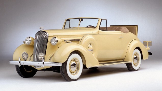 Century 1936O nome, s&eacute;culo em ingl&ecirc;s, faz alus&atilde;o ao primeiro Buick a chegar a 100 mph (160 km/h) e se tornou um dos mais tradicionais da marca