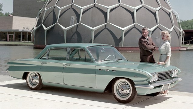 Special 1961Primeiro Buick "compacto", m&eacute;dio nos padr&otilde;es atuais, reinven&ccedil;&atilde;o de um nome antigo e in&iacute;cio de diversifica&ccedil;&atilde;o da linha, op&ccedil;&atilde;o mais tradicional ao Chevrolet Corvair