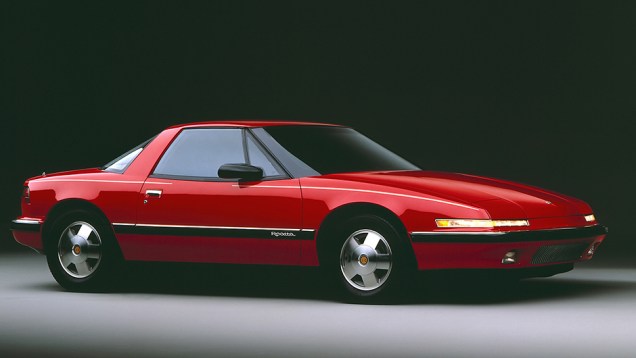 Reatta 1988Ele trouxe estilo e exclusividade à linha, sendo o único Buick oferecido até hoje só com dois lugares. Em 1990, ganhou versão conversível Reatta 1988Ele trouxe estilo e exclusividade à linha, sendo o único Buick oferecido até hoje só com dois lugares. Em 1990, ganhou versão conversível