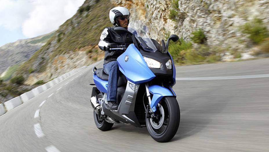 BMW lan&ccedil;a C 600 Sport por R$ 52 mil | <a href="https://beta-develop.quatrorodas.abril.com.br/moto/noticias/bmw-lanca-c-600-sport-r-52-mil-776751.shtml" rel="migration">Leia mais</a>
