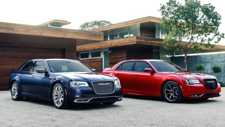 Chrysler 300 modelo 2015 lançado no Salão de Los Angeles | <a href="https://beta-develop.quatrorodas.abril.com.br/noticias/saloes/losangeles-2014/chrysler-lanca-300-2015-salao-los-angeles-816083.shtml" rel="migration">Leia mais</a>