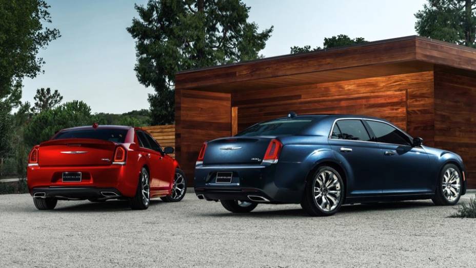 Chrysler 300 modelo 2015 lançado no Salão de Los Angeles | <a href="https://beta-develop.quatrorodas.abril.com.br/noticias/saloes/losangeles-2014/chrysler-lanca-300-2015-salao-los-angeles-816083.shtml" rel="migration">Leia mais</a>