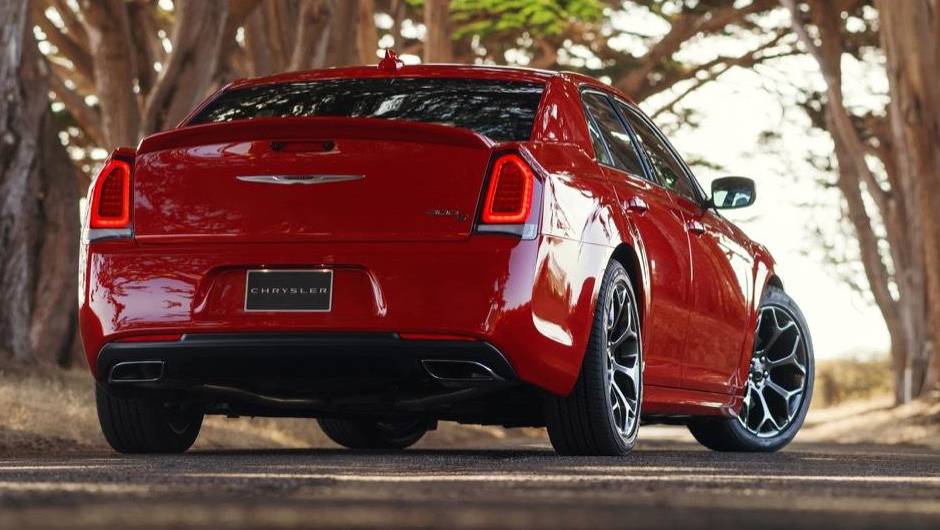 Chrysler 300 modelo 2015 lan&ccedil;ado no Sal&atilde;o de Los Angeles | <a href="https://beta-develop.quatrorodas.abril.com.br/noticias/saloes/losangeles-2014/chrysler-lanca-300-2015-salao-los-angeles-816083.shtml" rel="migration">Leia mais</a>