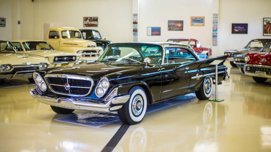 Este Chrysler 300 é tão raro a ponto de ocupar um espaço de destaque até no museu da própria marca, em Auburn Hills (EUA)