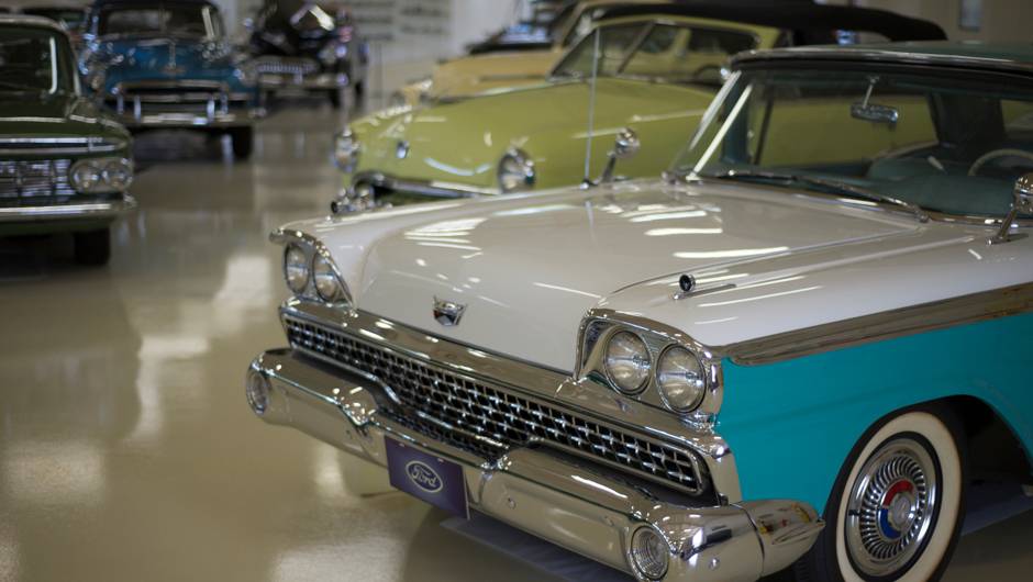 Marcas como Ford, Chrysler, Chevrolet e Dodge estão representadas no acervo Marcas como Ford, Chrysler, Chevrolet e Dodge estão representadas no acervo