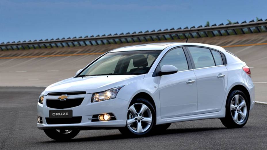 O nome Sport6 se deve ao câmbio de seis marchas, oferecido nas opções manual e automática | <a href="https://beta-develop.quatrorodas.abril.com.br/carros/lancamentos/chevrolet-cruze-sport6-681589.shtml" rel="migration">Leia mais</a>